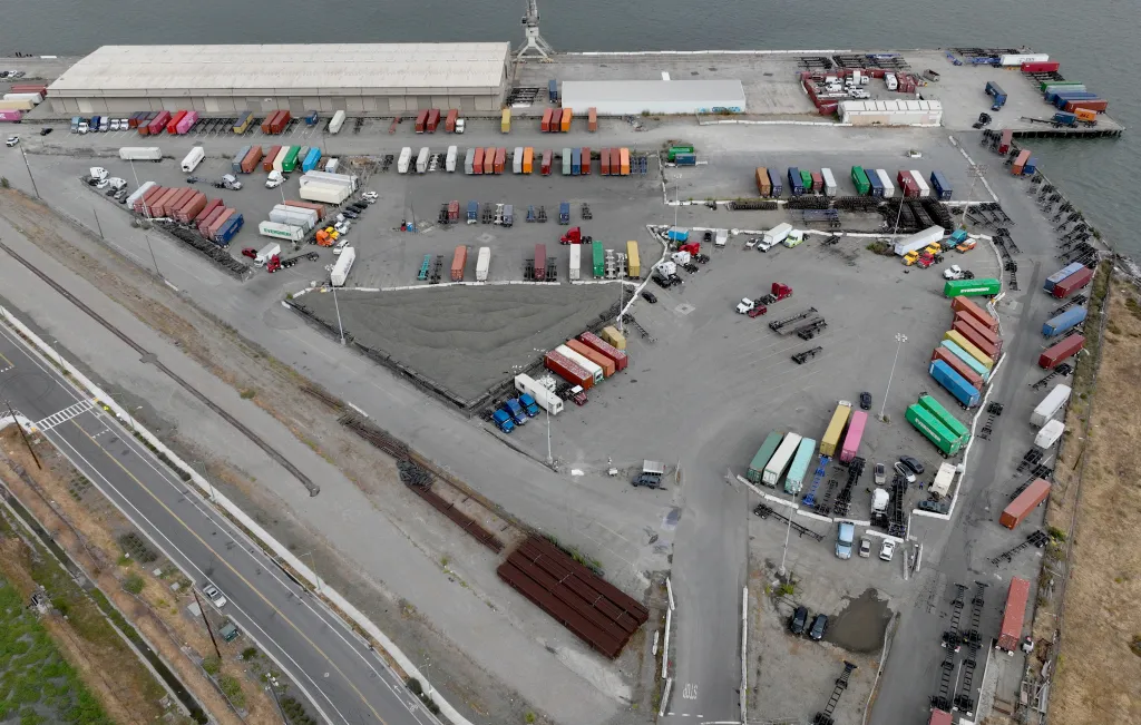 Controversial Oakland marine terminal gets permits as city loses ‘coal war’