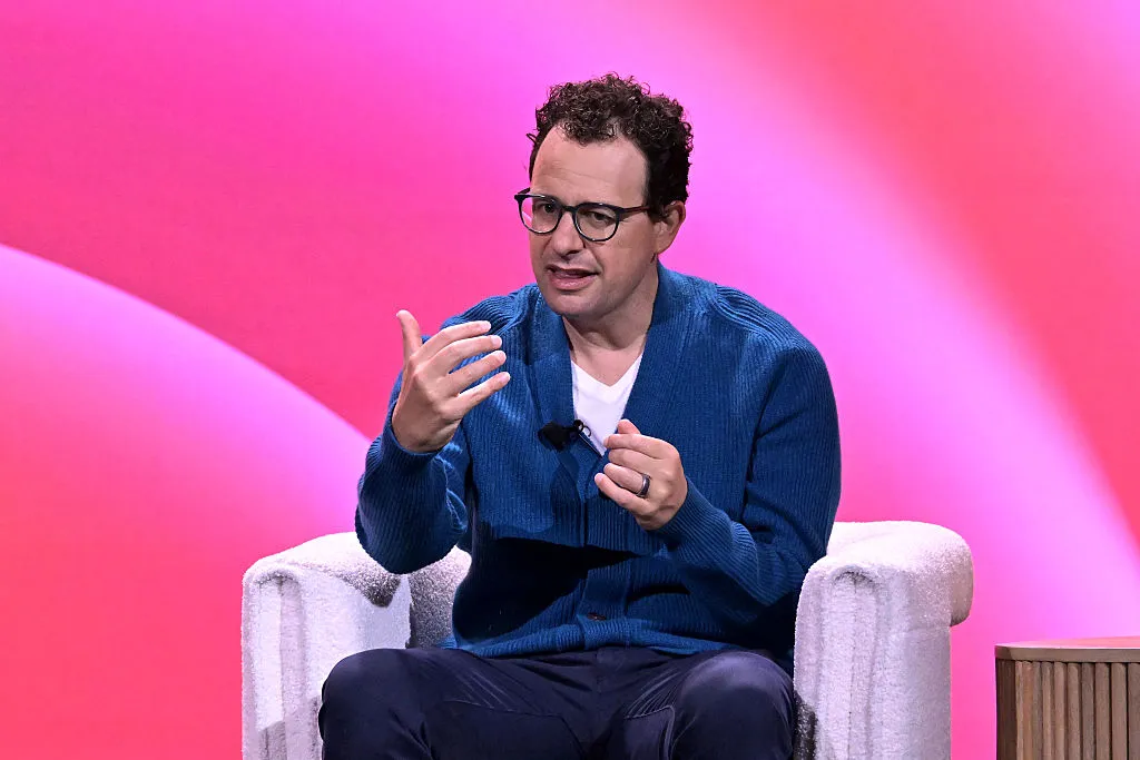 A.I. Threatens Half of Entry-Level White-Collar Jobs, Leaders Warn