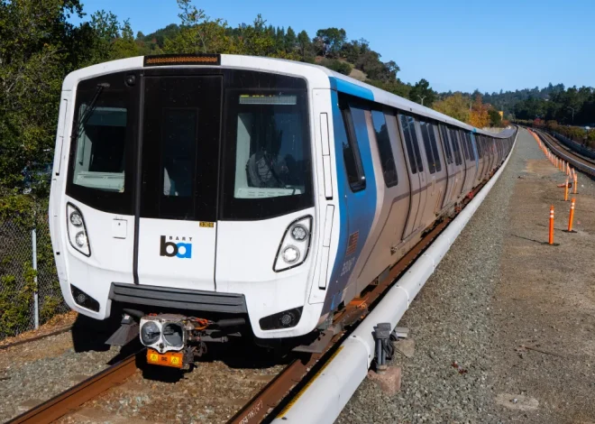 Disabled BART train temporarily delays service on Saturday