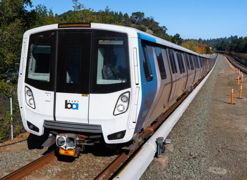 Disabled BART train temporarily delays service on Saturday
