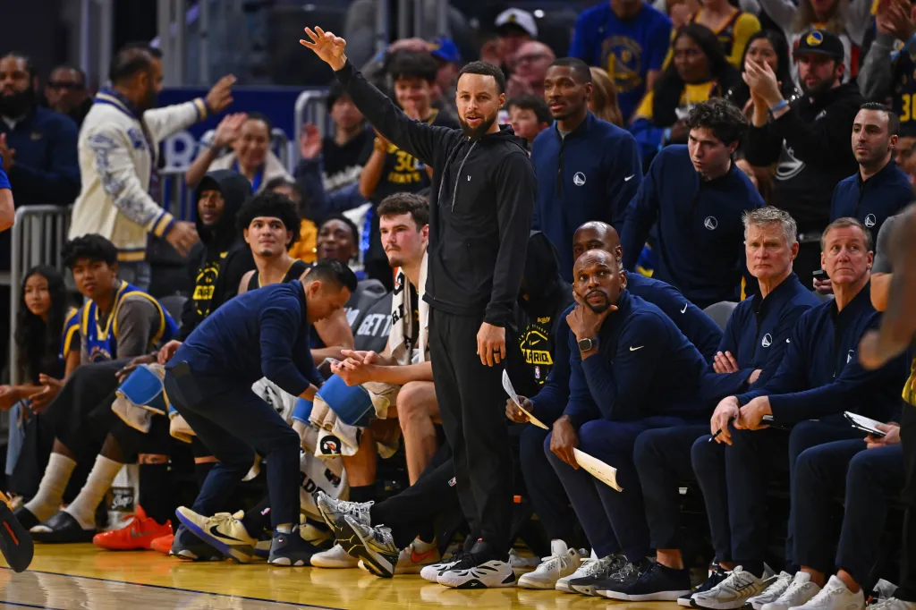 With Curry, Green and Butler out, Thunder cruise