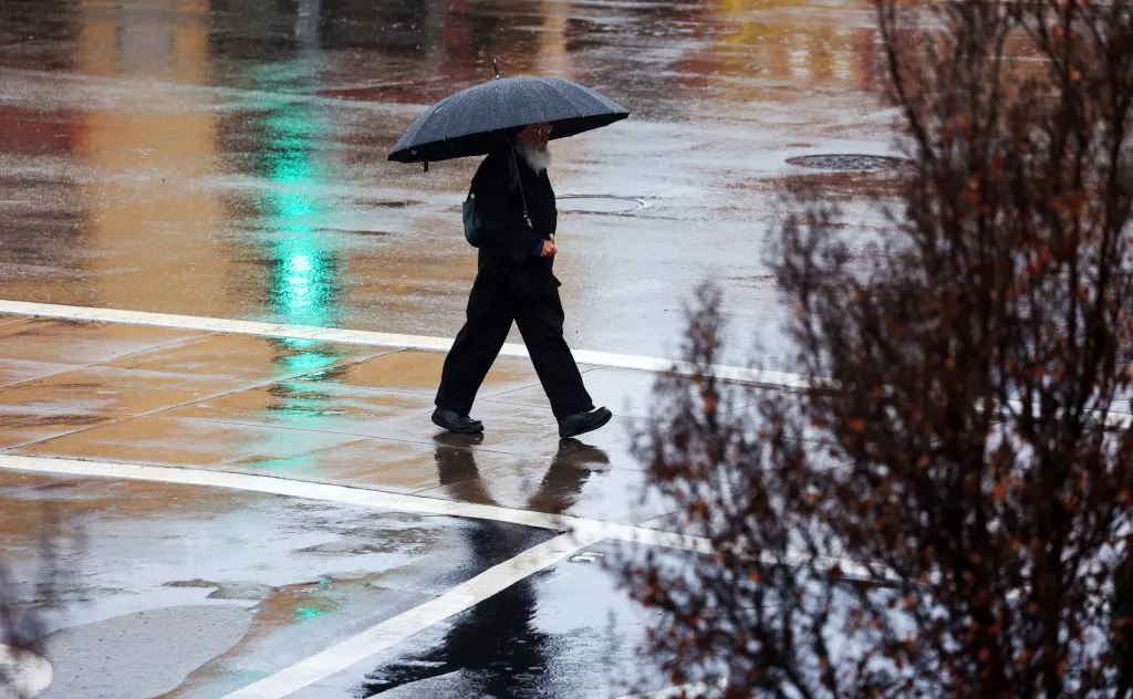 As weekend storm nears end, minor flooding impacts some Bay Area cities – The Mercury News