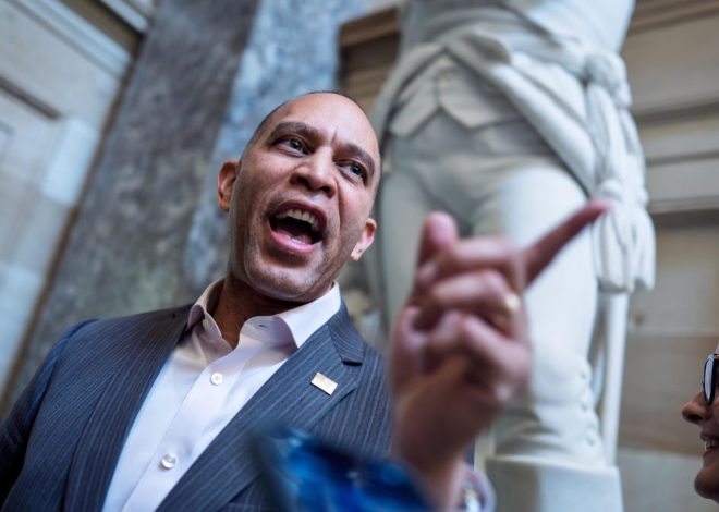 Hakeem Jeffries says Venezuela attack about oil, not drugs